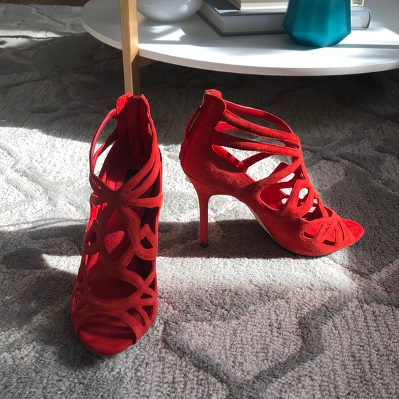 Red hot suede heels ❤️🔥 - Picture 6 of 7